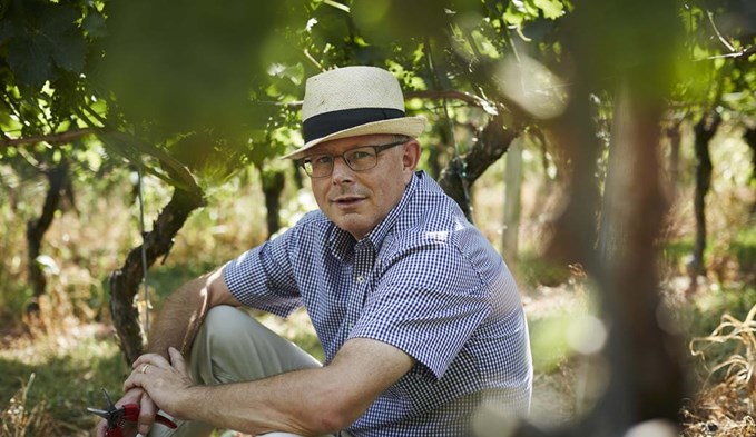 Ein leidenschaftlicher Winzer: Beat Felder, Geschäftsführer Weinbau Mariazell. (Foto zVg)