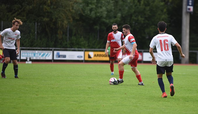 Captain Lukas Graf kurbelte wie gewohnt das Spiel im Mittelfeld an.  (Foto Thomas Stillhart)