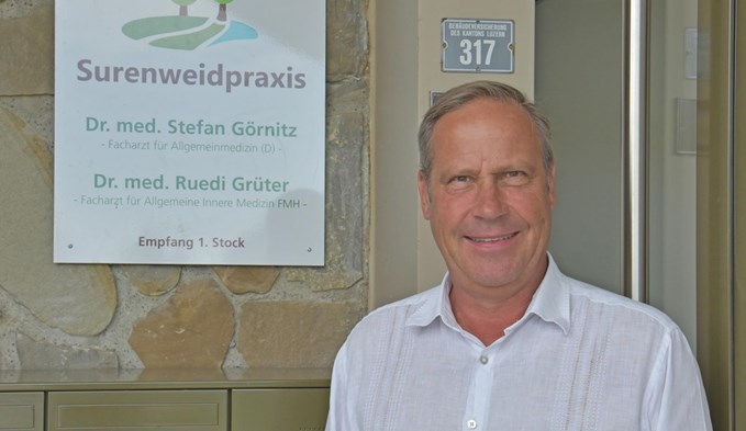 Blickt der Wiedereröffnung der Surenweidpraxis Oberkirch entgegen: Doktor Stefan Görnitz. (Foto Roseline Betschart)