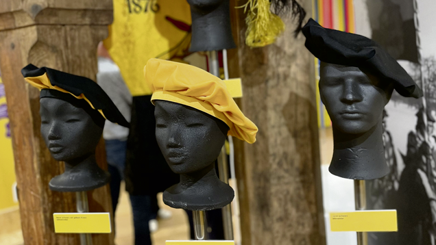 Die verschiedenen Berets in schwarz und gelb, je nach Funktion. Bild: zVg