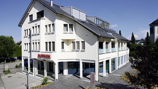 Die Raiffeisen Luzerner Landschaft Nordwest hat ihren Hauptsitz in Schötz. Foto zVg