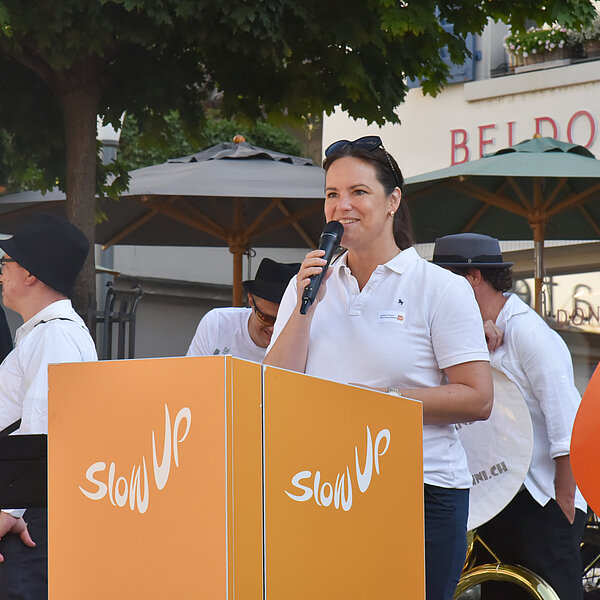 
									In ihrer Ansprache betonte Regierungspräsidentin Michaela Tschuor, dass der heutige Tag im Zeichen des gemeinsamen Erlebnisses stehen solle. (Foto Franziska Kaufmann)
								