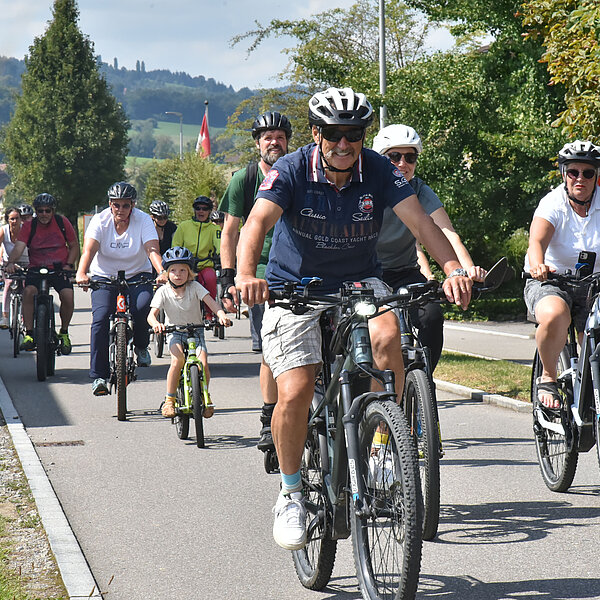 
									Strahlende Gesichter prägten das Bild entlang der Strecke. (Foto Franziska Kaufmann)
								