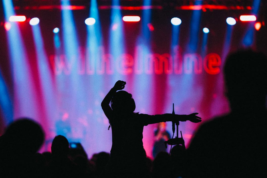 Vom 10. bis 12. Oktober beschallt das Nachteulen-Festival die Stadthalle Sursee. Foto ellafotografie