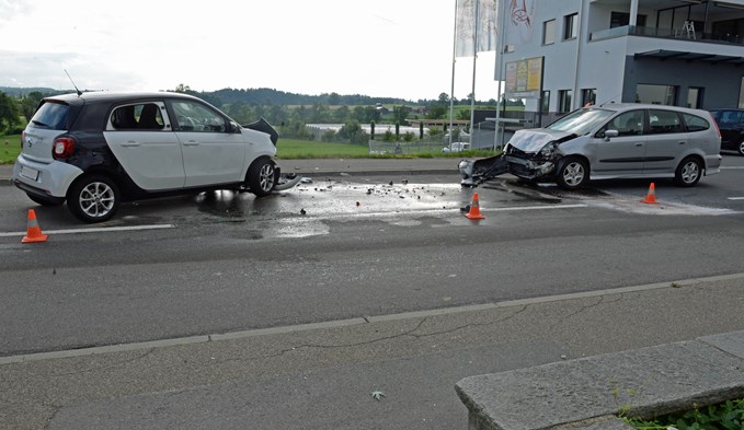 In Neuenkirch verletzten sich zwei Autofahrerinnen.