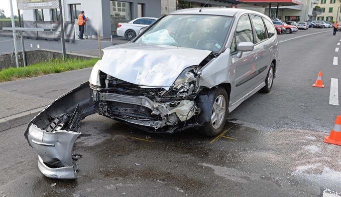 In Neuenkirch verletzten sich zwei Autofahrerinnen.