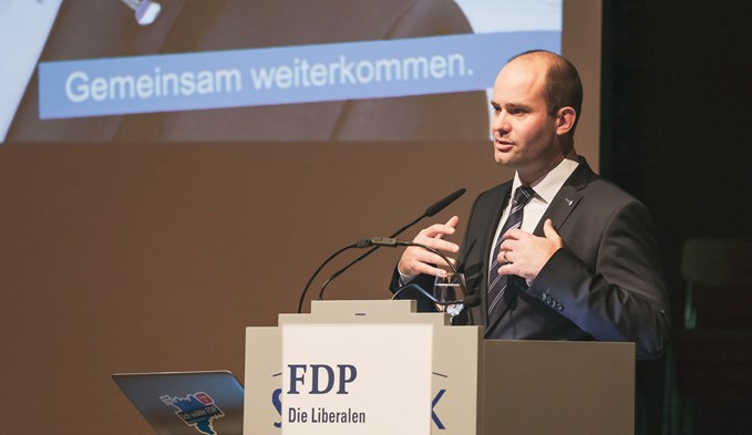 Regierungsratskandidat Fabian Peter am FDP-Parteitag 2018 in der Festhalle Sempach.