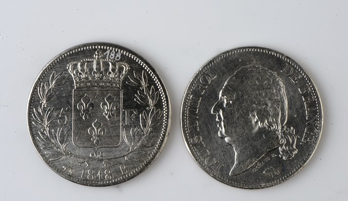 Insgesamt 705 Silbermünzen von 1736 bis 1843 lagern heute bei der Kantonsarchäologie in Luzern. Damals hatten sie einen enormen Wert. (Foto: Kantonsarchäologie Luzern)
