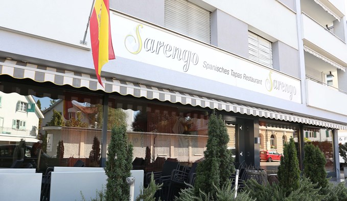 Nach 13 Jahren ist Schluss: Marinella Calà und Armin Huber verkaufen das «Sarengo» an Franco und Petra Diana vom Restaurant Zur Mühle. Foto ana
