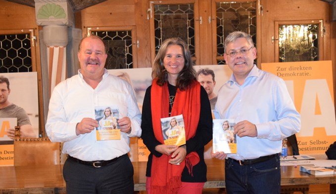 Drei SVP-Nationalräte in Sursee: Felix Müri, Yvette Estermann und Franz Grüter. Foto:zvg