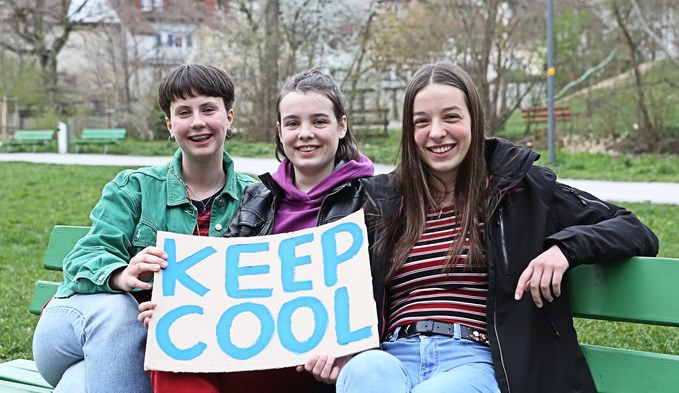 Emma Treier, Lena Volonté und Fiona Schenck (v. l.) kämpfen für die Ausrufung des Klima-Notstandes. Foto Ana