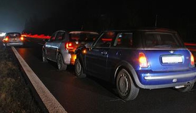 Beim Auffahrunfall auf der A2 bei Neuenkirch waren vier Fahrzeuge beteiligt, eine Lenkerin wurde verletzt ins Spital gebracht.