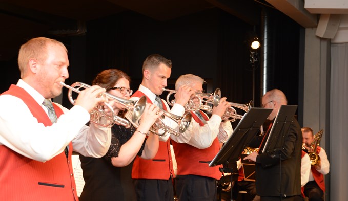 Tobias Küng, Claudia Stocker, Marcel Emmenegger und Hans Stocker bilden das Cornet-Quartett im Stück «Bugler's Holiday». Fotos sti