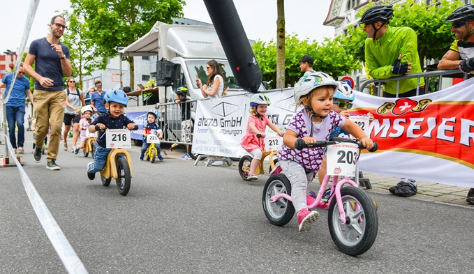 Keiner zu klein, ein Biker zu sein: Um 11.45 Uhr startet am Sonntag das Kids-Race am 2. Surseer Städtli Bike. (Foto Chris Roos)