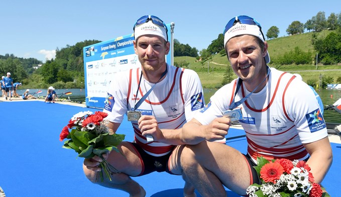 Roman Röösli (rechts) und Barnabé Delarze durften sich über Silber an der Heim-EM freuen. (Foto zVG)
