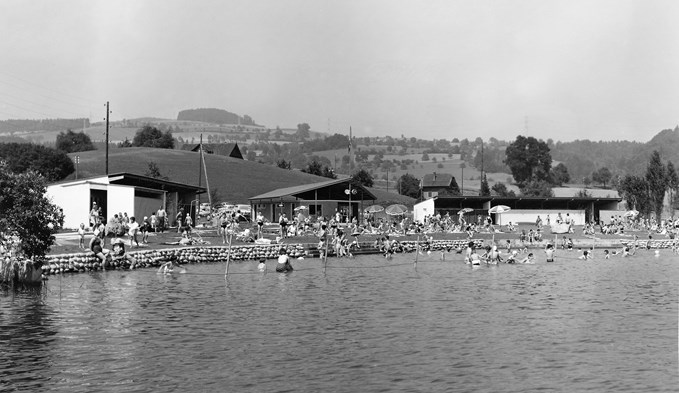 Das Strandbad am Triechter wurde 1961 offiziell eröffnet. 1960 war es bereits offen.  (Foto Stadtarchiv Sursee)