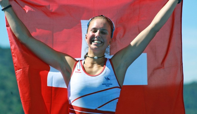 Alina Berset hisste am Coupe de la Jeunesse zweimal die Schweizer Fahne.  (Foto zvg)