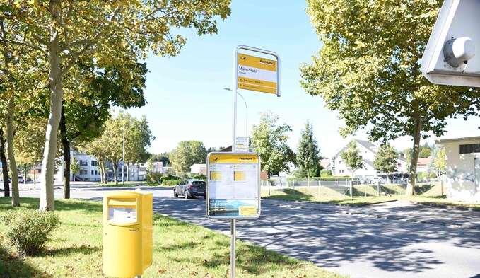 Für Unternehmer. Haltestelle Münchrüti, Sursee, mit Briefkasten.  (Foto Thomas Stillhart)