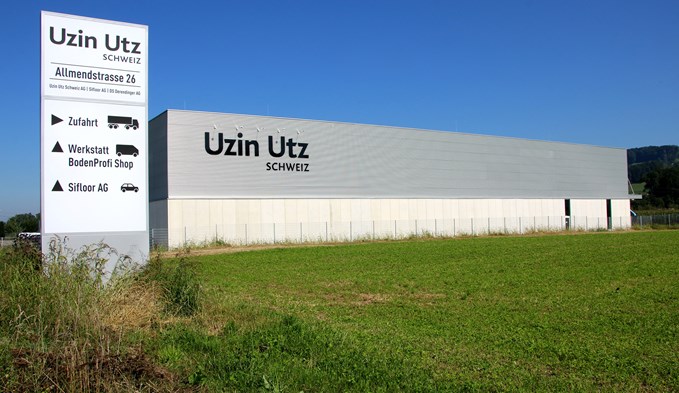 Der Erweiterungsbau der Uzin Utz Gruppe in Sursee.  (Foto zvg)