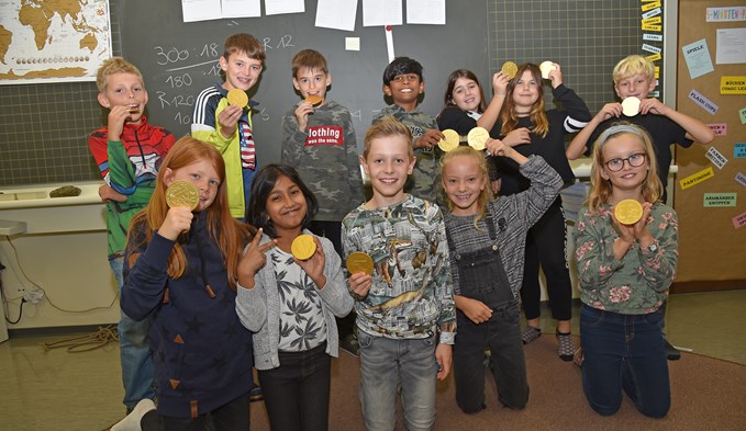 Die 5. Klasse von Michèle Scherrer im Schulhaus St. Martin in Sursee hat gewann die Schoggitaler lieb. (Foto Thomas Stillhart)