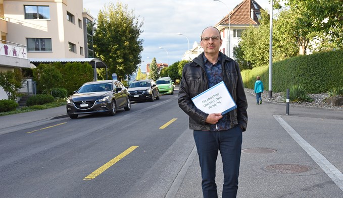 Der Oberkircher Silvio Studer sammelte 300 Unterschriften für Tempo 30 auf der Luzernstrasse. (Foto Livia Kurmann)