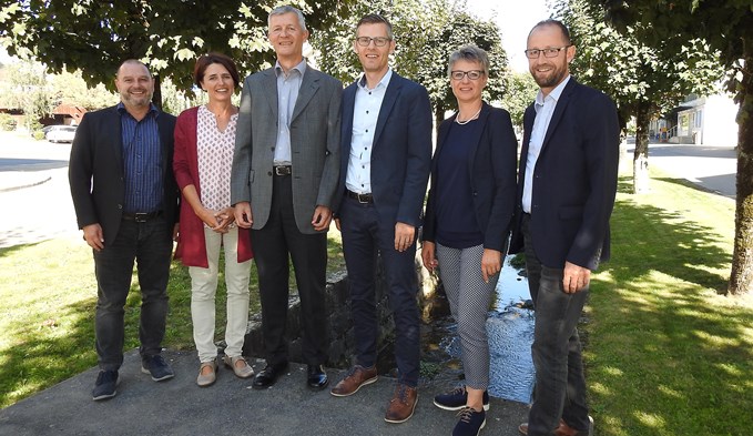 Von links: Roland Bühler, Anita Lustenberger, Franz Zemp, Gemeindeschreiber/Geschäftsführer Reto Helfenstein, Bühler, (Foto zvg)