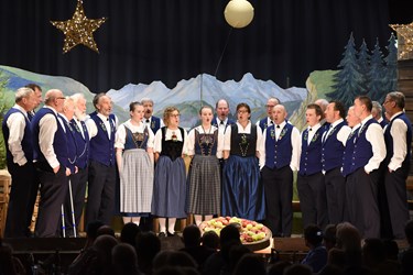 Das Jodlerchörli Geuensee gab sein Jodelkonzert 2019 unter dem Motte «Nachtläbe». (Foto Thomas Stillhart)