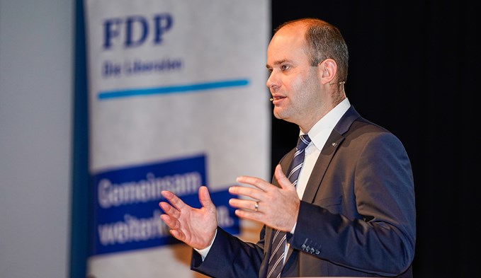 Regierungsrat Fabian Peter referiert über die Mobilität der Zukunft im Kanton Luzern (Foto zVg)
