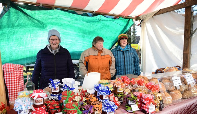 Am Geuenseer Weihnachtsmarkt gab es viel Feines. (Foto Fabian Zumbühl)
