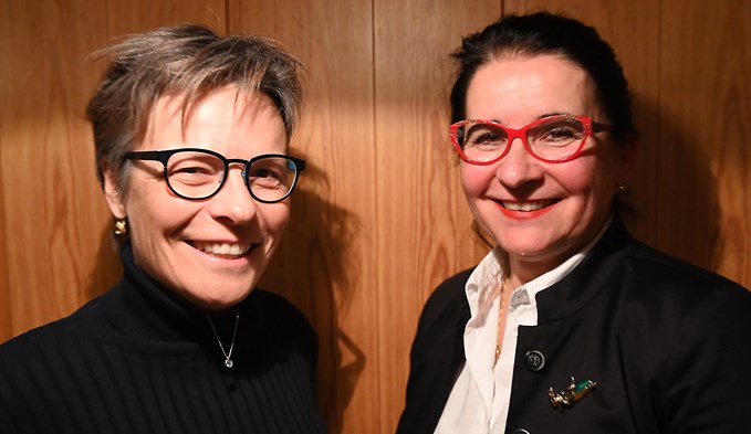 Ruth Bättig (rechts) möchte Gemeindepräsidentin von Mauensee werden. Links ist Priska Häfliger, die erneut für die CVP kandidiert.  (Foto Werner Mathis)