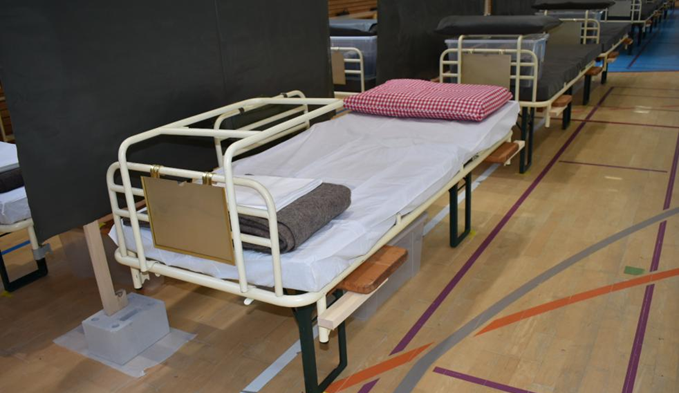 So sieht ein Notfallbett mit Bettbezug aus. Die Decke fehlt auf dem Bild.  (Foto KUL)