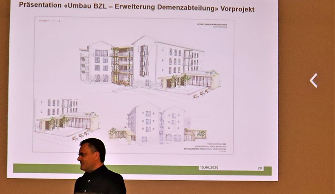 Verbandspräsident Georg Dubach führte die DV und präsentierte das Bauprojekt.  (Foto pwg)