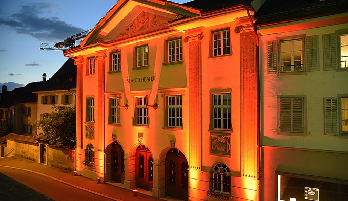 Auch das Stadttheater Sursee beteiligte sich an der Aktion «Night of Light». (Foto Daniel Zumbühl)