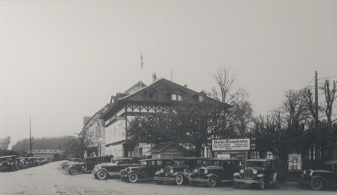 Das ehemalige Hotel Eisenbahn am Surseer Bahnhof. (Foto Stadtarchiv Sursee)