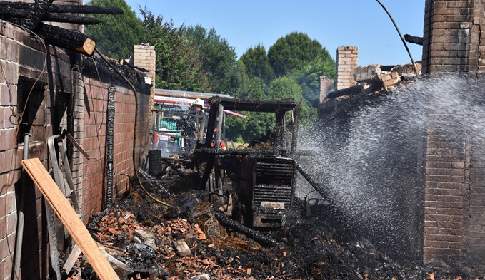 Die Brandermittler der Luzerner Polizei stellten fest, dass der Traktor mit einem elektronischen Defekt das Feuer auslöste.  (Foto sti)