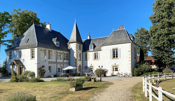 Im Château d’Embourg, der Hauptsehnswürdigkeit des Anwesens, wohnen Werner Vitali und Esther Gut. Das Schloss hat 18 Zimmer. (Foto Thomy Jeker)