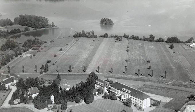 Das Spital Sursee im Jahr 1964. Heute dient der «Seeblick» als Haus für Pflege und Betreuung. (Foto zVg)