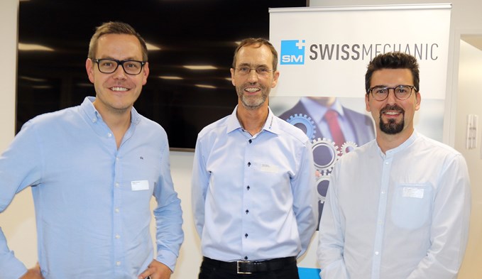 Swissmechanic-Präsident Martin Spöring, umrahmt von den neuen Vorstandsmitgliedern Rafael Fellmann (links) und Enzo Pavese. (Foto zVg)