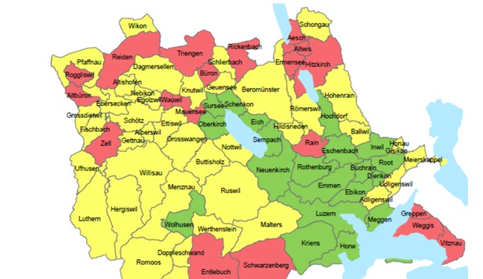Die «roten» Gemeinden sind Rückzonungsgemeinden. Gelb steht für Kompensationsgemeinde, grün für Einzonungsgemeinde (Karte zvg)