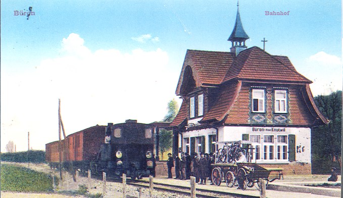 Diese kolorierte Postkarte von 1915 zeigt den Bahnhof Büron-Bad Knutwil der Sursee–Triengen-Bahn (ST) im Originalzustand. (Foto Archiv Tom Erzinger)