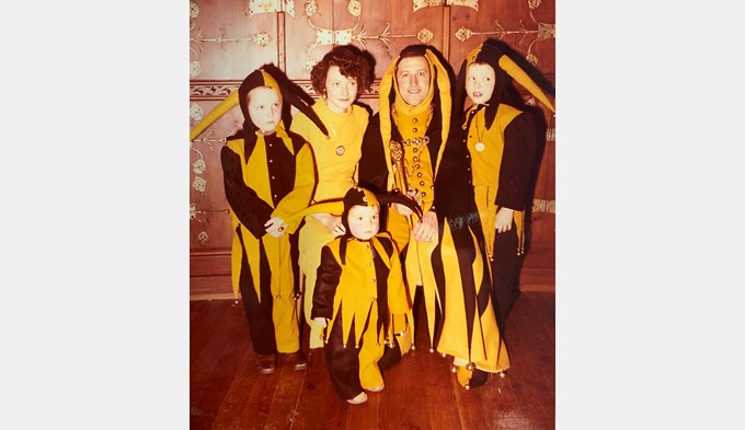 Heinivater Toni Sidler, Heinimamme Hermina sowie die Heinikinder Gabriel, Mirjam und Damian. Das vierte Kind Stephan kam 1977 zur Welt. (Foto zvg)