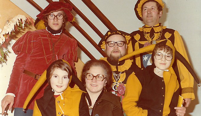 Heinifamilie 1977 von links; Hans junior, Barbara, Heinimamma Anna Lerch, Kanzler Jules Willimann, Heinivater Hans Lerch, René.  (Foto zvg)