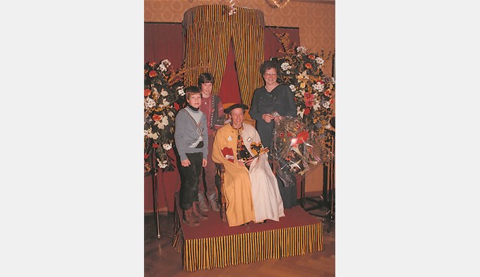 Das offizielle Foto der Heinifamilie Bruggmann 1984 mit Heinivater Ernst, Heinimamme Ida und den Heinikindern Doris und Roland.   (Foto zvg)