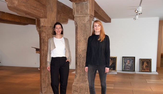Barbara Ruf und Sarah Wirth (von links) leiten und kuratieren das Museum Sankturbanhof gemeinsam.  (Foto Thomas Stillhart)