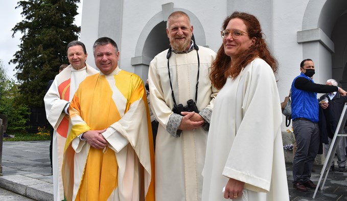 Von links: Thomas Sidler, Bischofsvikar Hanspeter Wasmer, Franz Zemp und Livia Wey. (Foto Livia Kurmann)