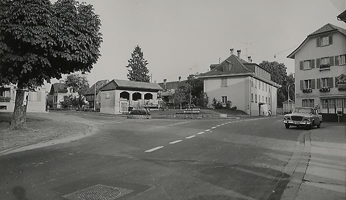 Der Münsterplatz in Sursee hiess lange Zeit «Alter Marktplatz». Foto von 1963. (Foto Stadtarchiv Sursee)