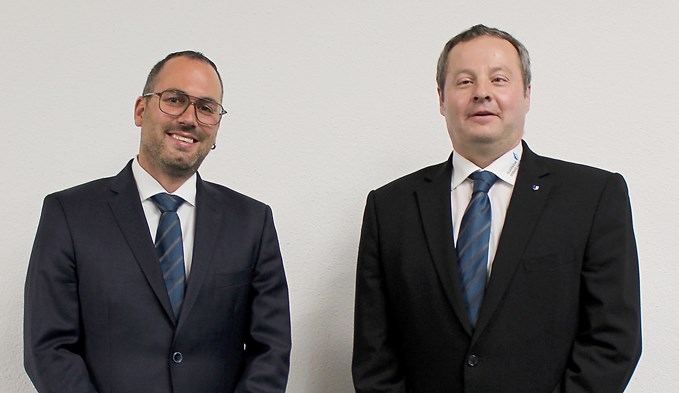 Peter Zurkirchen (rechts) übergab das Präsidium an Daniel Höde.  (Foto zvg)