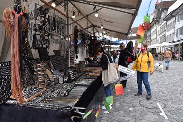 Nach rund eineinhalb Jahren fand zum ersten Mal wieder ein Warenmarkt in Sursee statt. (Foto Céline Estermann-Erni)