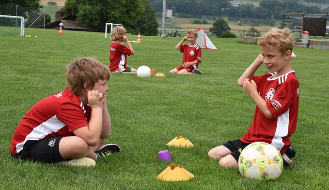 Auch der Spass hatte Platz am Kids-Day des FC Triengen.  (Foto Thomas Stillhart)