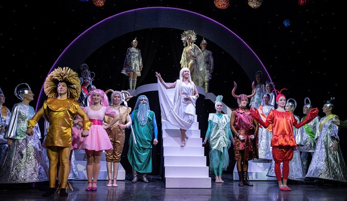 Die Operetten-Revue «Frau Luna» war im Januar 2020 die letzte Produktion, die am Stadttheater Sursee Premiere hatte. Nach 2021 wird «Der schwarze Hecht» auch 2022 wegen Corona verschoben. (Foto Roberto Conciatori/Archiv)